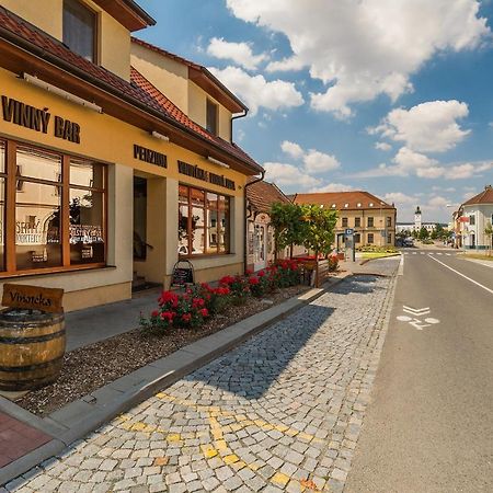 Penzion&Vinný bar Régio Kyjov  Esterno foto